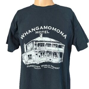 Vintage Whangamomona Hotel Forgotten World Highway Taranaki New Zealand Shirt L